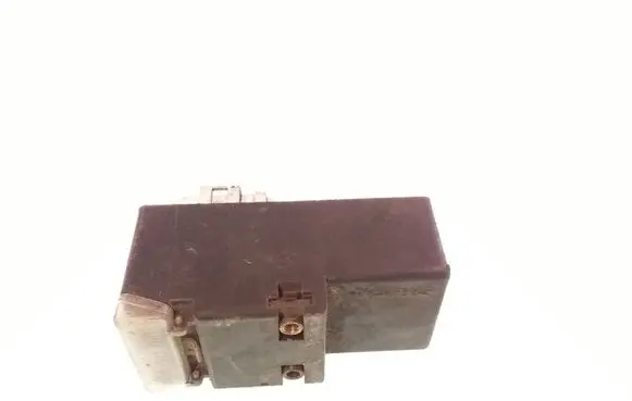 Volkswagen Golf III Coolant fan relay 1H0919506B