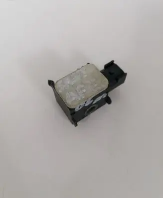 Hyundai Santa Fe Airbag deployment crash/impact sensor 9592028000 30070102