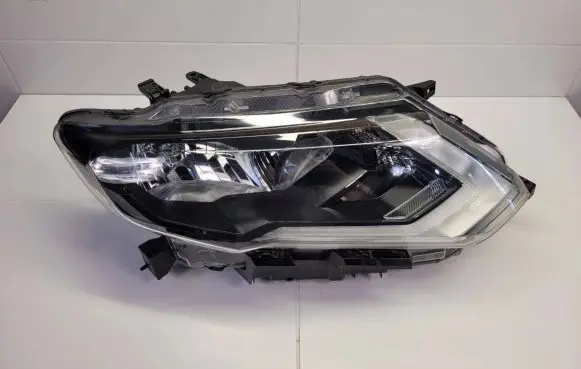 Nissan X-Trail T32 Headlight/headlamp