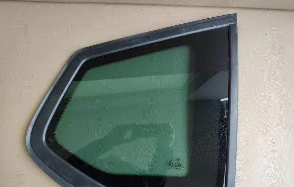BMW X3 F25 Rear side window 7205626 51377205626