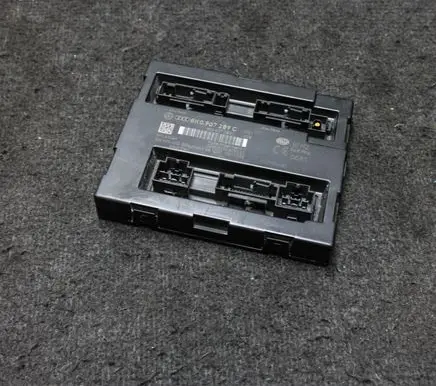 Audi A5 8T 8F Central body control module 8K0907289C