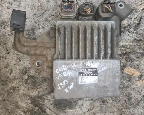 Toyota Corolla Verso AR10 Fuel injection control unit/module 