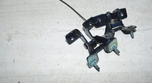 Mercedes-Benz A W176 Tailgate/trunk/boot hinge