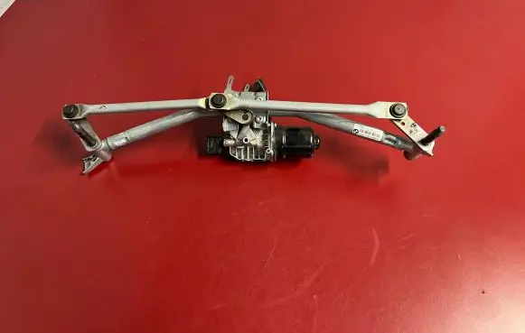 BMW X7 G07 Front wiper linkage 8739979 9880517
