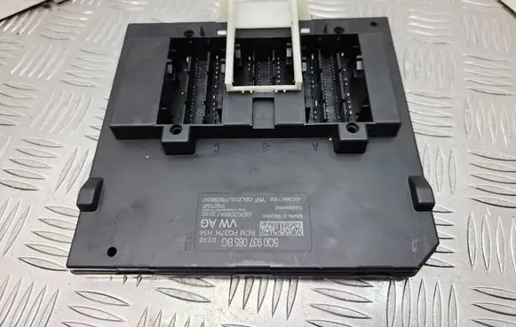 Volkswagen Atlas Comfort/convenience module 5Q0937085BG