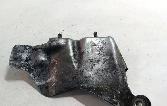 Opel Vectra C Heat shield in engine bay 