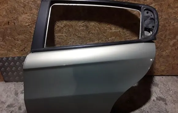 Alfa Romeo 147 Rear door
