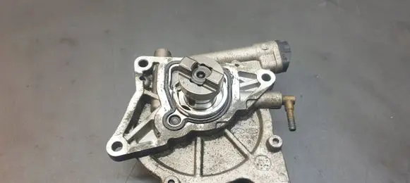 KIA Carnival Vacuum pump 288102F000