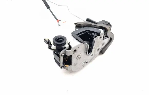 Opel Mokka X Rear door lock 13579548
