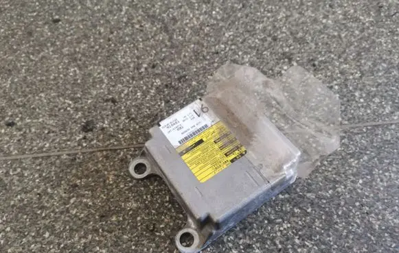 Toyota Corolla Verso AR10 Airbag control unit/module 891700F032