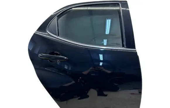 Toyota Yaris XP210 Rear door