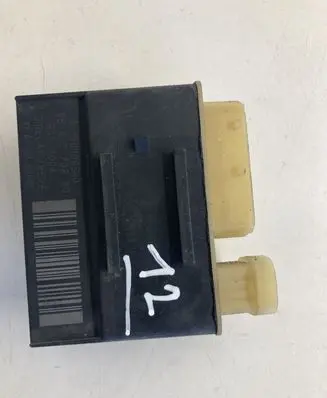Peugeot 5008 Glow plug pre-heat relay 9662570880