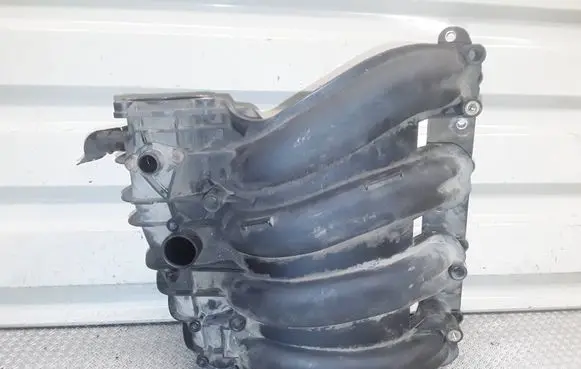 BMW 1 E81 E87 Intake manifold 7518751