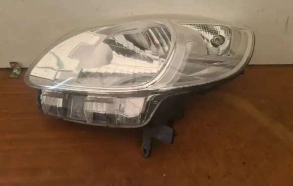 Renault Kangoo II Headlight/headlamp 260607383R 10017766 10117766