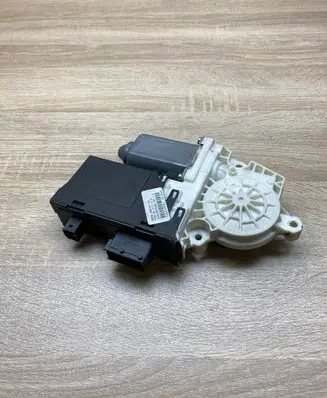 Citroen C5 Front door window regulator motor 503620050400