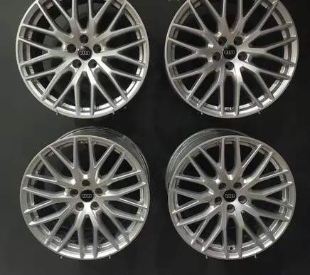 Audi Q7 4M R20 alloy rim 4M0601025Q