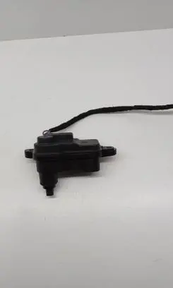 Volkswagen Touran III Fuel tank cap lock 8V0862159A