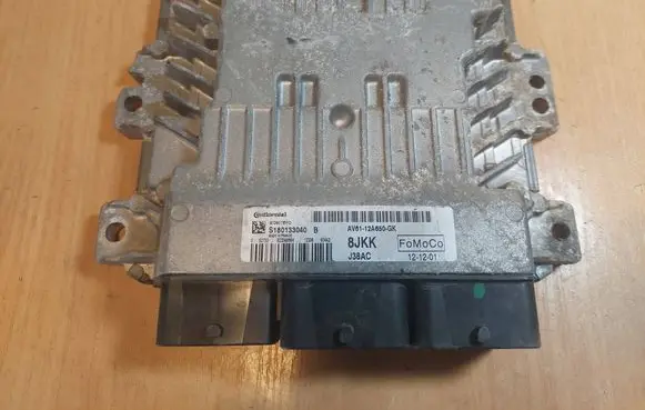 Ford Focus Engine control unit/module ECU AV61-12A650-GK S180133040B SID807EVO