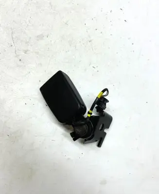 Mercedes-Benz C W205 Rear seatbelt buckle A2058600369 111158158 3130117