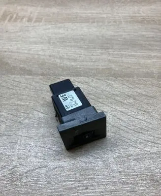 Opel Vectra C Seat heating switch 13138251