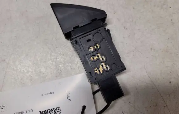 Mazda 6 Hazard light switch GS1D664H0A 03099700 K1827