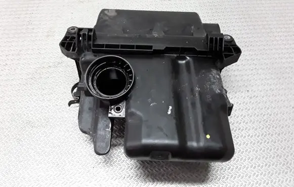 Toyota Yaris Air filter box 177000J010