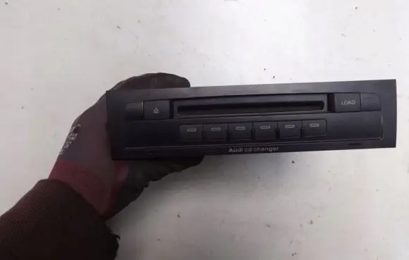 Audi Q7 4L CD/DVD changer 4L0910110B