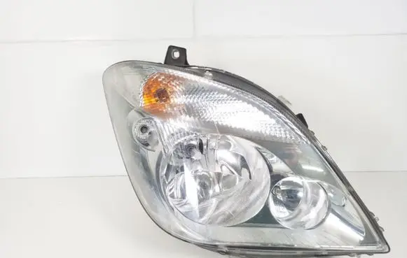 Mercedes-Benz Sprinter W906 Headlight/headlamp A9068200461