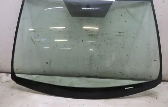 Toyota Verso Front windscreen/windshield window KRIS235789
