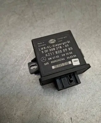 Mercedes-Benz E W211 Light module LCM A2118200985 5DF00827805 0000296766