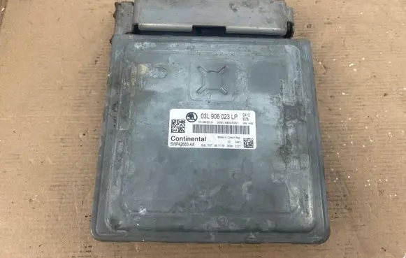 Skoda Octavia Mk2 (1Z) Engine control unit/module 03L906023LP 03L906023JH 5WP42683AA