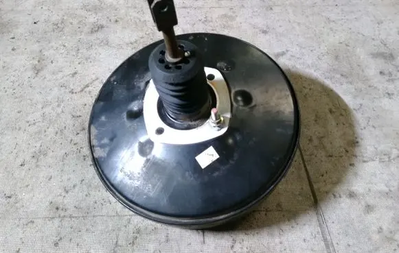 Renault Trafic II (X83) Brake booster 8200506830 93857441