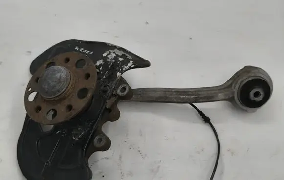 Mercedes-Benz C W204 Front wheel hub spindle knuckle