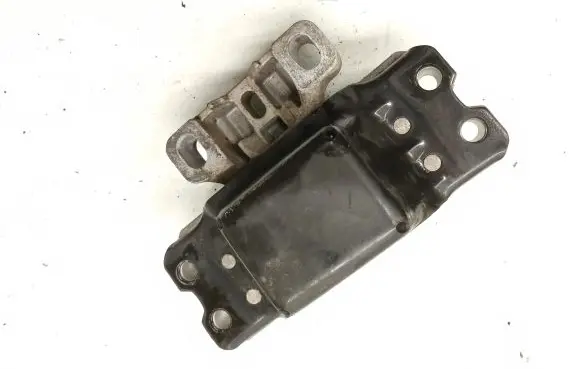 Skoda Superb B6 (3T) Engine mount bracket
