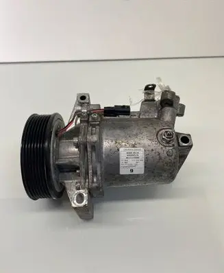 Nissan Juke I F15 Air conditioning (A/C) compressor (pump) 926003ZL1A M117J110984