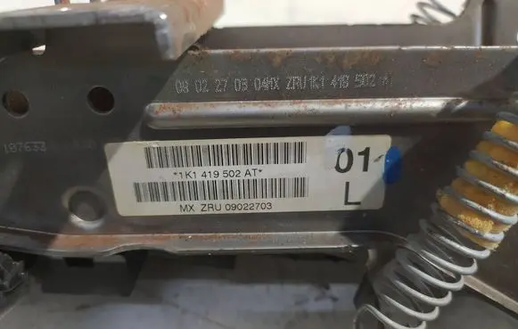 Volkswagen Golf V Steering wheel axle 1K1419502AT