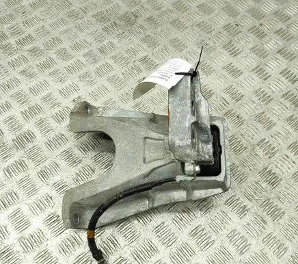 Honda Civic X Engine mount bracket 50820TGHA01