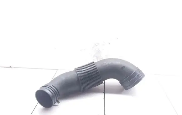 Volkswagen Touareg I Air intake hose/pipe 7L6129627F