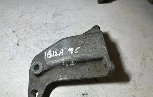 Seat Ibiza II (6k) Engine mounting bracket 1H0199354E