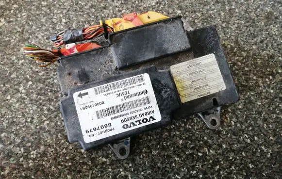 Volvo V50 Airbag control unit/module 8697679