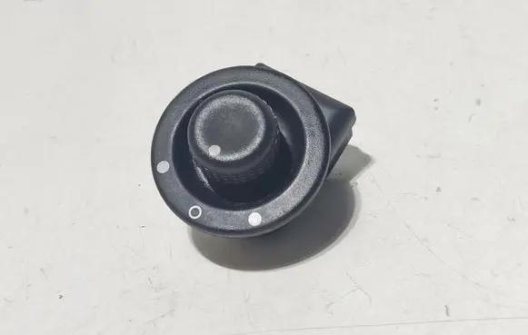Renault Laguna II Wing mirror switch 8200002442A