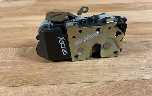 Citroen Xsara Front door lock 