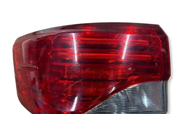 Toyota Avensis T270 Rear/tail lights 