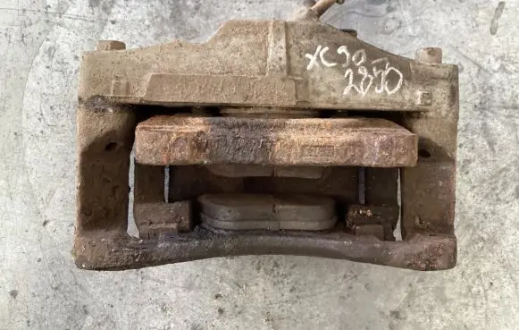 Volvo XC90 Front brake caliper 30636355