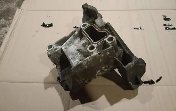 Audi A4 S4 B7 8E 8H Power steering pump mounting bracket 059145169aa