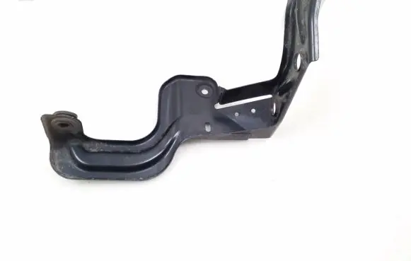 Audi A6 S6 C6 4F Intercooler pipe mounting bracket 4F0145814