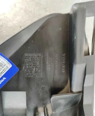 Front bumper mounting bracket