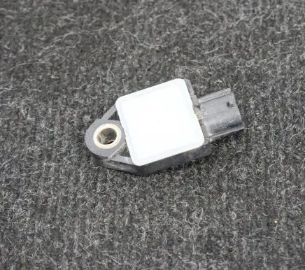 Hyundai i30 Airbag deployment crash/impact sensor 95930A6000