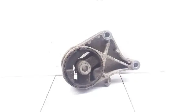 Opel Signum Engine mount bracket F04267 V05661