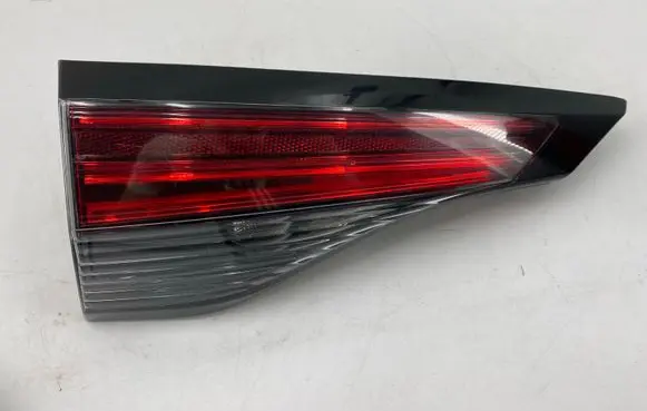 Toyota Sienna XL40 IV Tailgate rear/tail lights